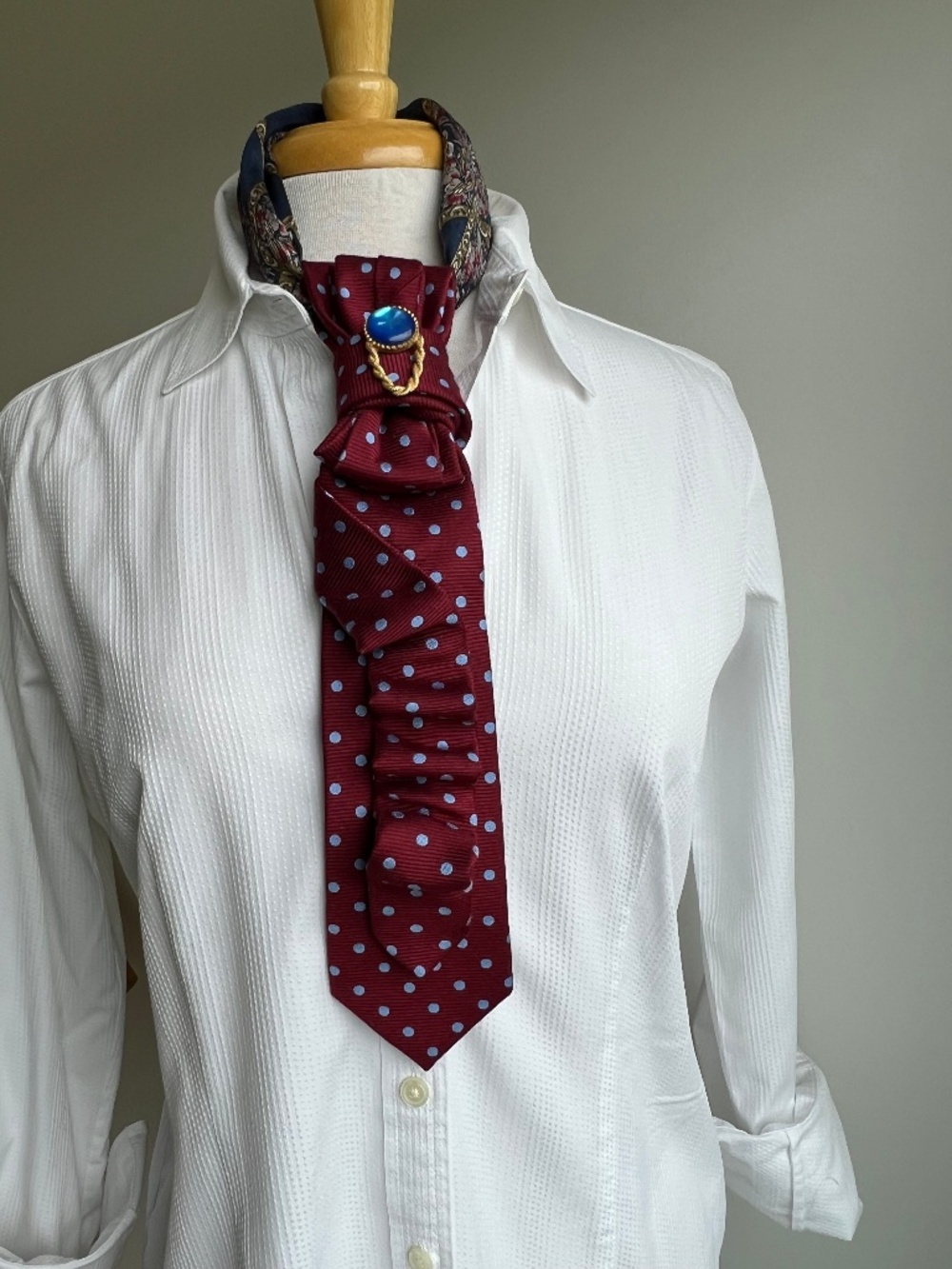 A10🇨🇦_Red w Blue Polka Dot Tie/Necklace